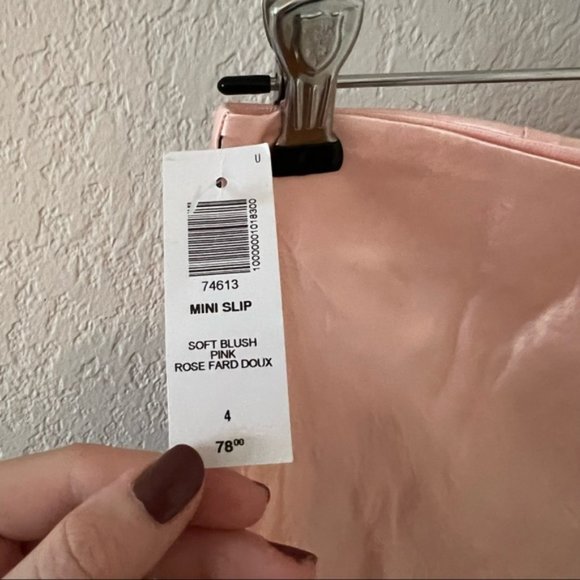 Aritzia Pink Mini Skirt - Picture 6 of 7